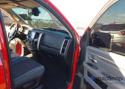 2019 Ram 1500 Classic Big Horn 4X4 6'4 Box z USA, uszkodzony, nr VIN 1C6RR7TT4KS566964